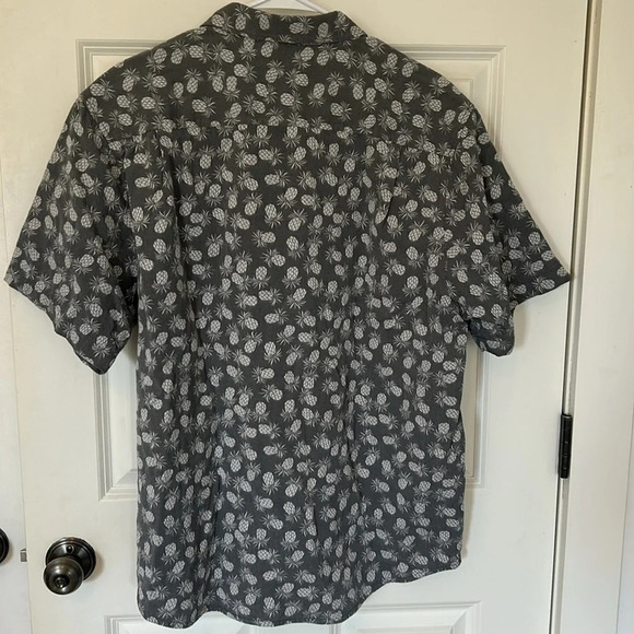 Tommy Bahama Positano Pineapple button-down shirt size XL gray short sleeve - Picture 6 of 7